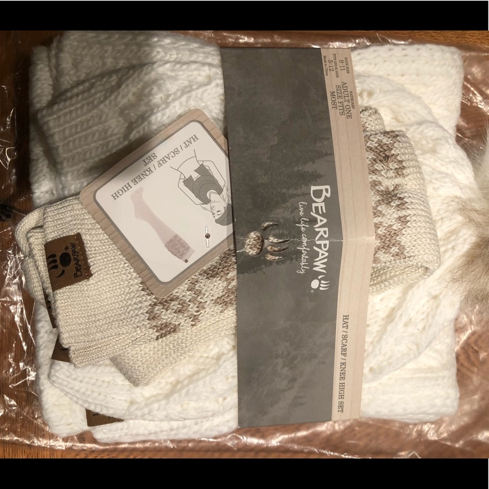 Bearpaw gloves, knee high, scarf set
